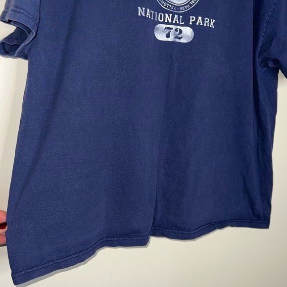 Yellowstone National Park Men’s Navy T-shirt Size XL - Picture 4 of 8